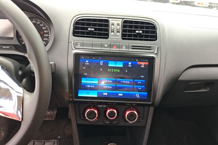 Volkswagen Polo 2019 #13 Volkswagen Polo 2019 car image #13