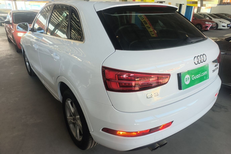 Audi Q3 2017 car image #5