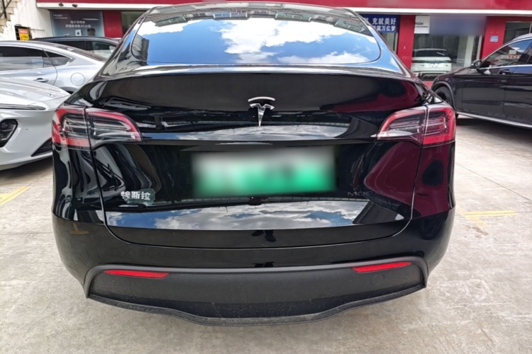Tesla Model Y 2023 #6 Tesla Model Y 2023 immagine di auto #6