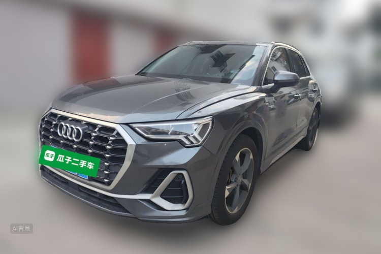 Audi Q3 2019 car image #2
