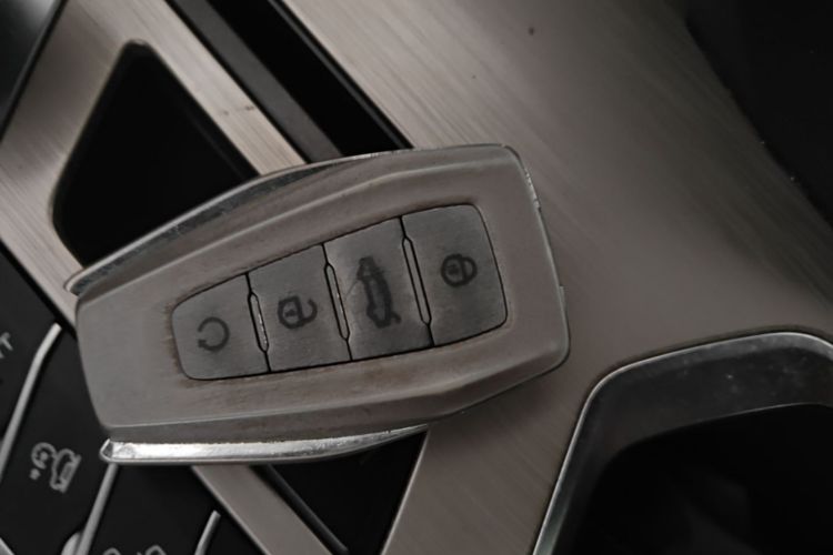 GEELY Coolray 2019 immagine di auto #9