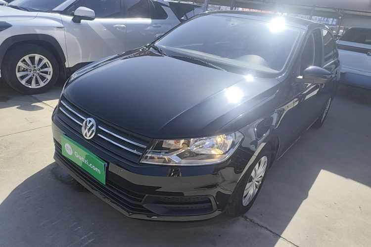 Volkswagen Santana 2023 car image #2