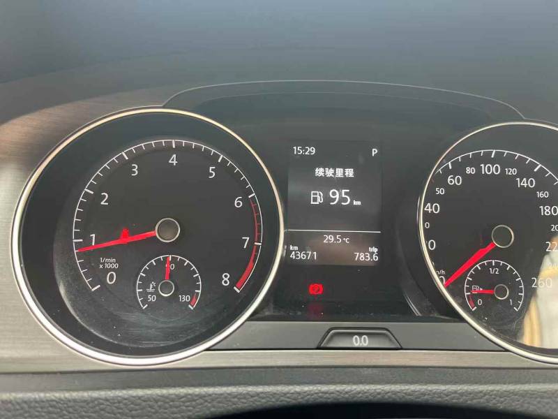 Volkswagen Golf 2016 car image #8