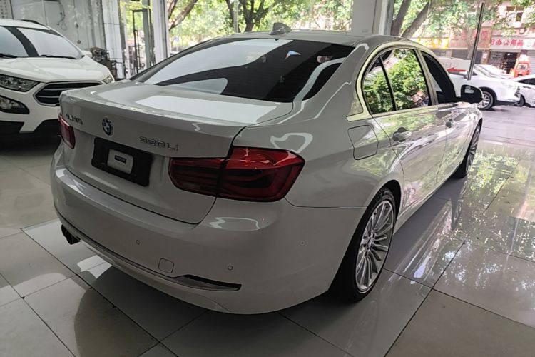 BMW 3 Series 2018 car image #7