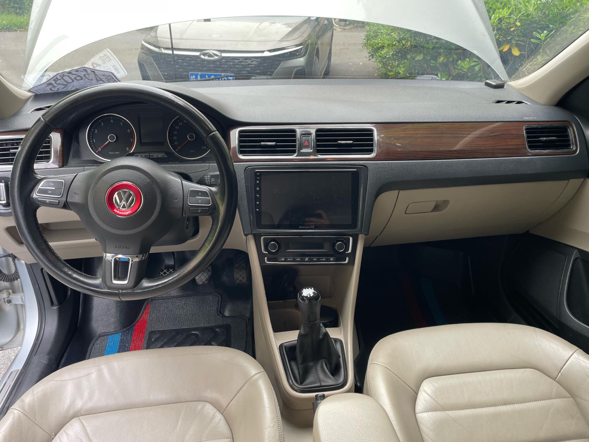 Volkswagen Santana 2013 car image #3