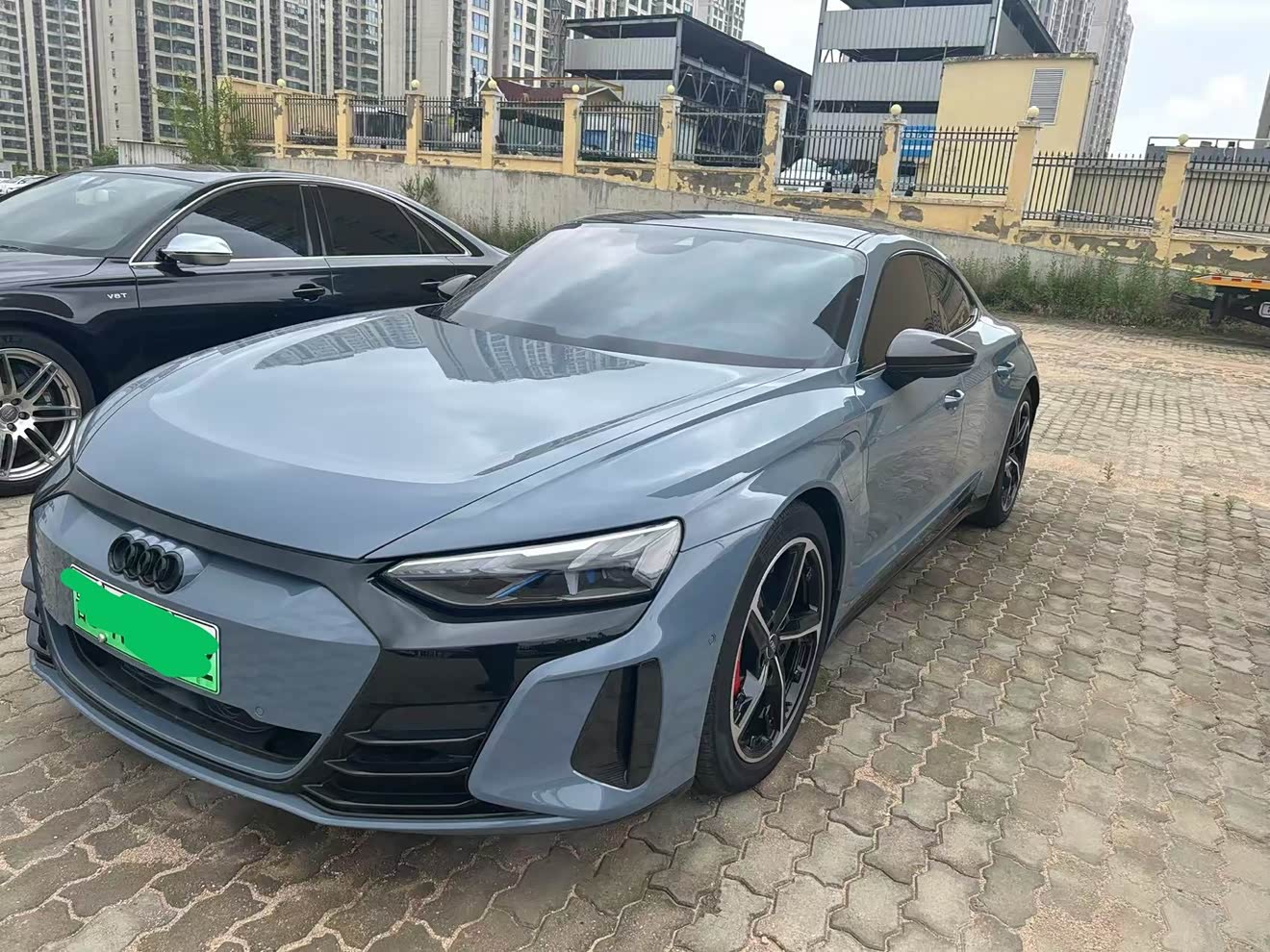 Audi RS e-tron GT 2023 car image 