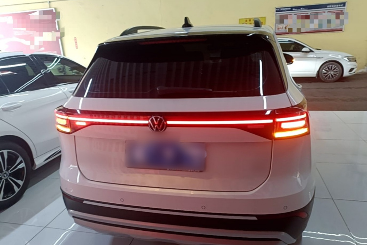 Volkswagen Tharu 2025 car image #6