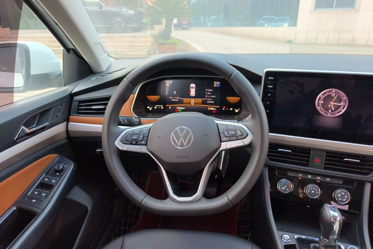 Volkswagen Bora 2025 car image #11