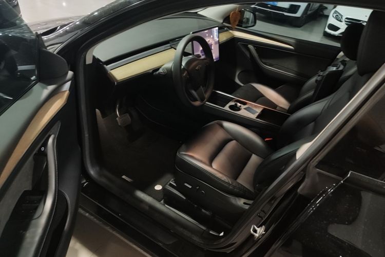 Tesla Model Y 2022 #16 Tesla Model Y 2022 car image #16
