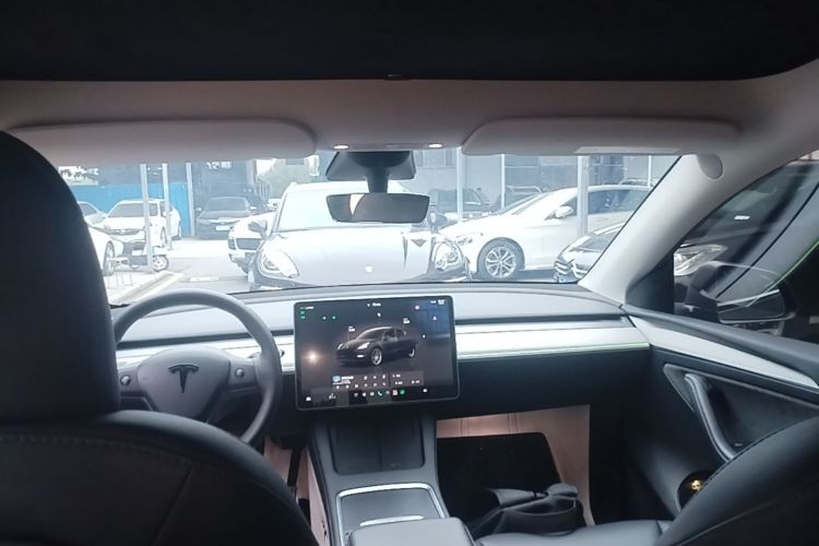 Tesla Model Y 2023 #18 Tesla Model Y 2023 صورة سيارة #18