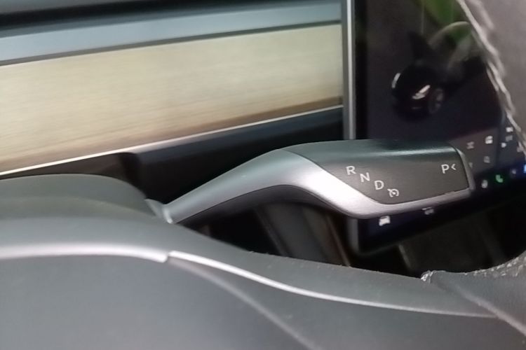 Tesla Model 3 2021 immagine di auto #18
