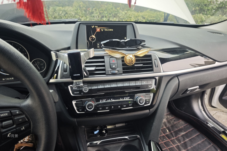 BMW 3 Series 2017 #15 BMW 3 Series 2017 car image #15