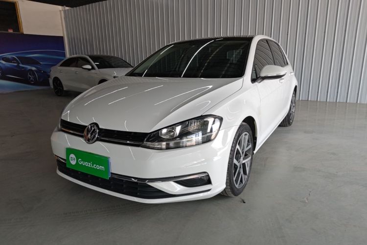Volkswagen Golf 2020 car image #2