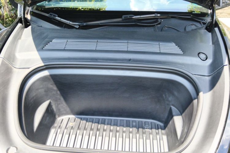 Tesla Model Y 2021 #22 Tesla Model Y 2021 car image #22