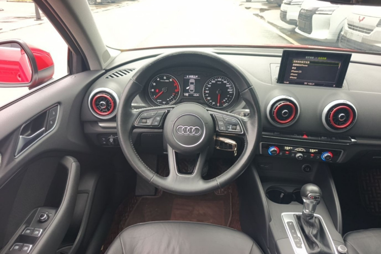Audi A3 2019 immagine di auto #11