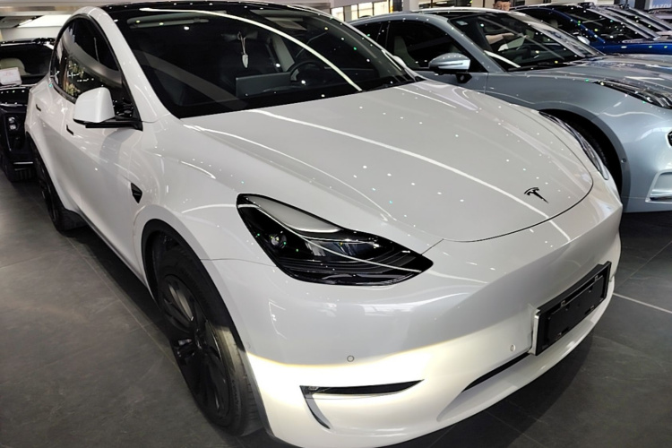 Tesla Model Y 2021 #4 Tesla Model Y 2021 car image #4