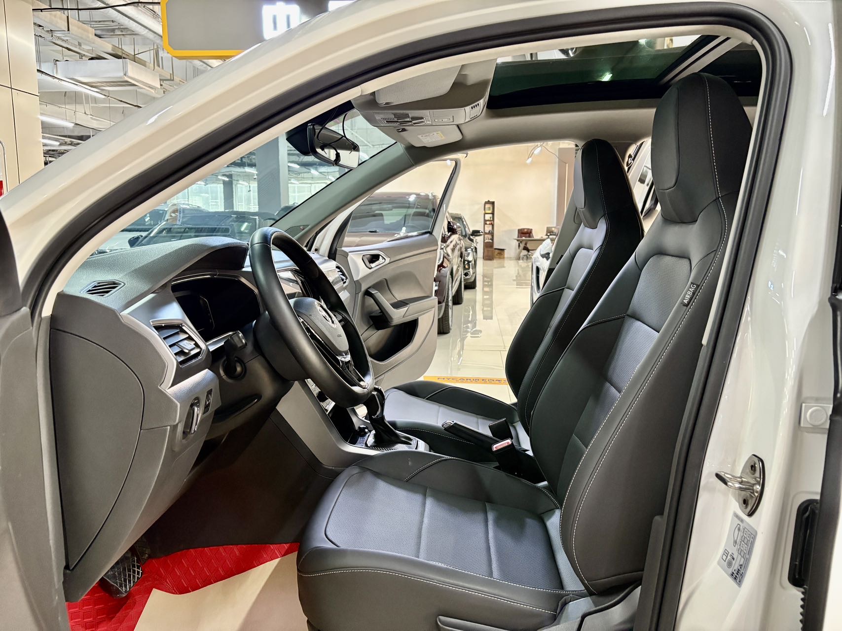 Volkswagen T-Cross 2022 car image #4
