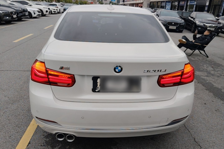 BMW 3 Series 2019 #6 BMW 3 Series 2019 car image #6