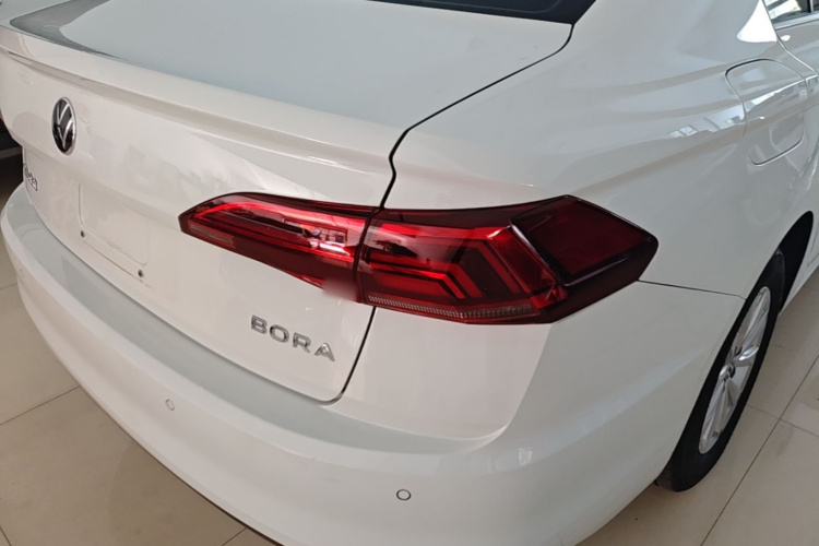 Volkswagen Bora 2022 car image #8