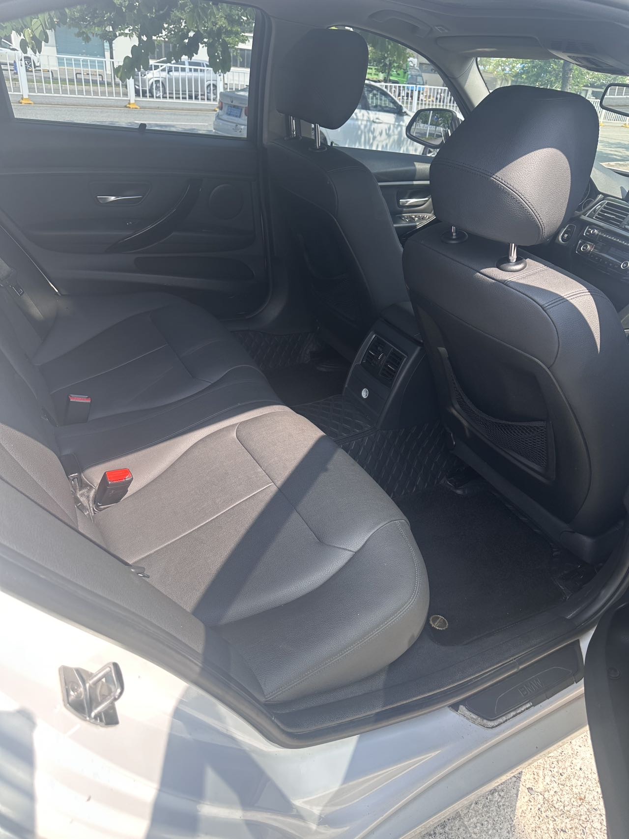 BMW 3 Series 2017 #8 BMW 3 Series 2017 car image #8