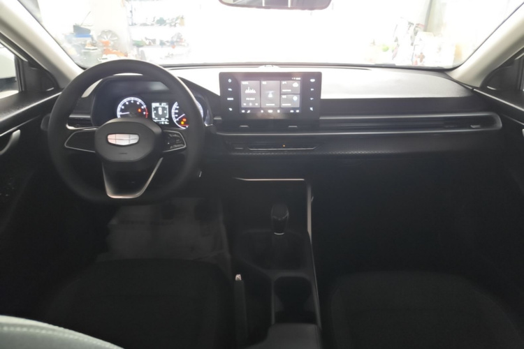 GEELY Emgrand 2026 car image #11