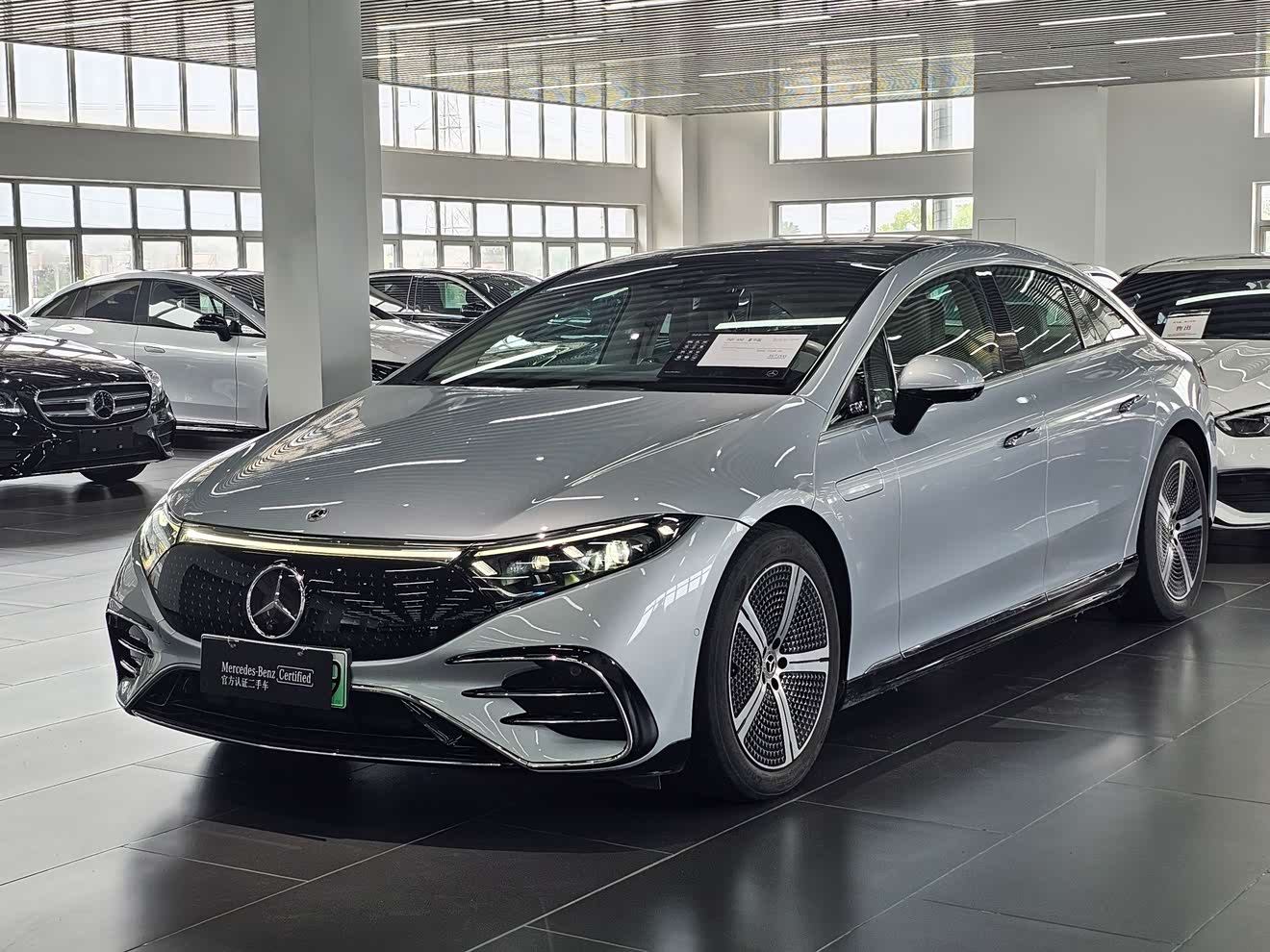 Mercedes-Benz EQS Class 2023 car image 