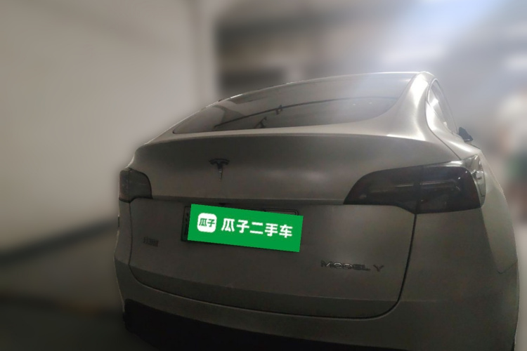 Tesla Model Y 2022 car image #4