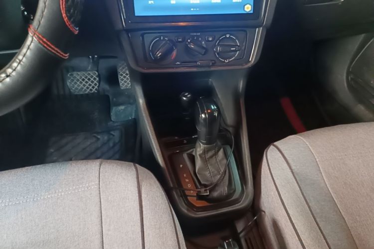 Volkswagen Santana 2019 car image #18
