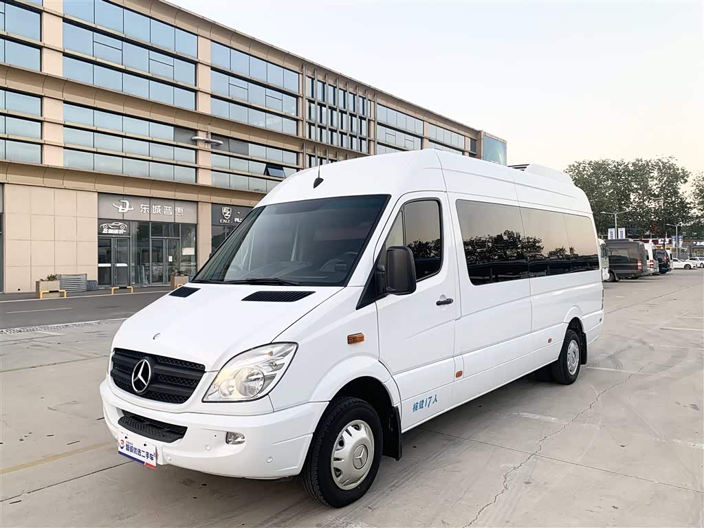 Mercedes-Benz Sprinter 2014 car image 