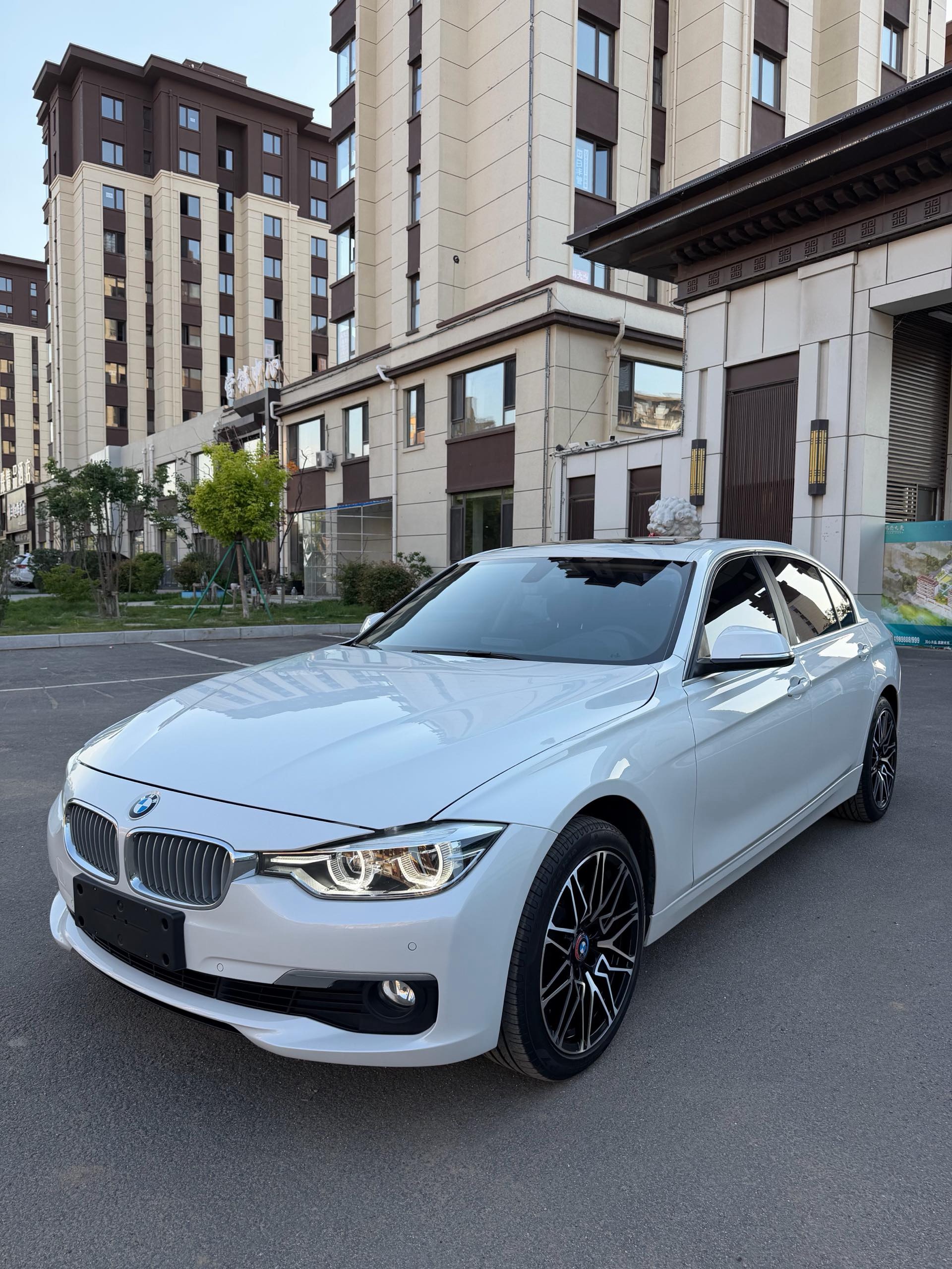 BMW 3 Series 2018 car image 
