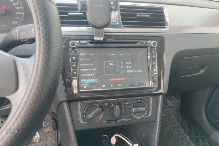 Volkswagen Santana 2015 car image #15