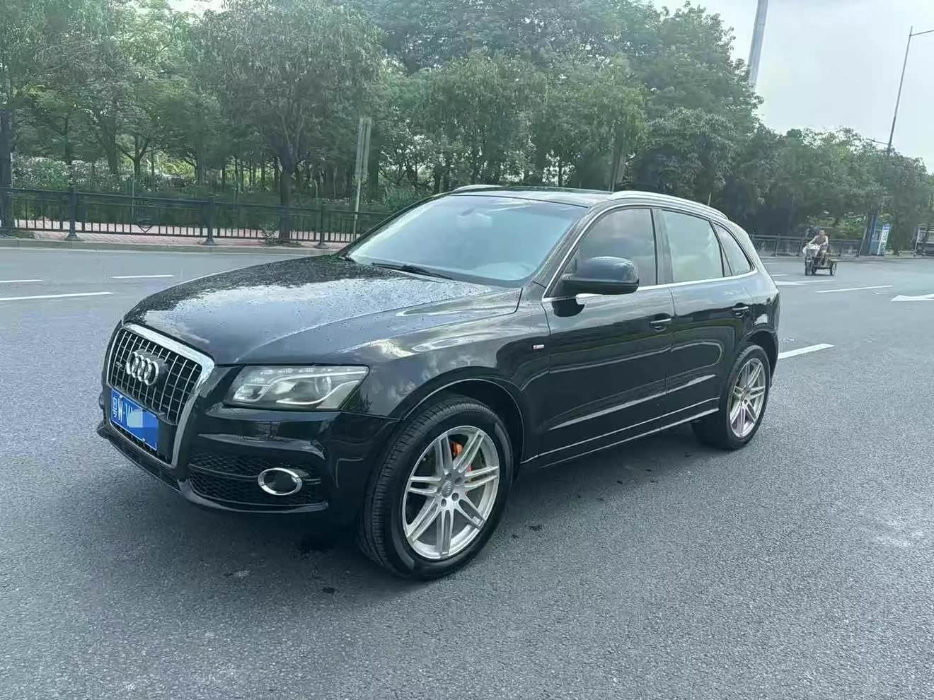 Audi Q5 (Imported) 2010 car image 