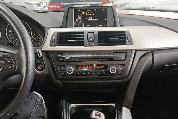BMW 3 Series 2016 car image #13