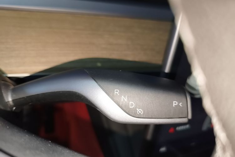 Tesla Model Y 2022 #14 Tesla Model Y 2022 immagine di auto #14