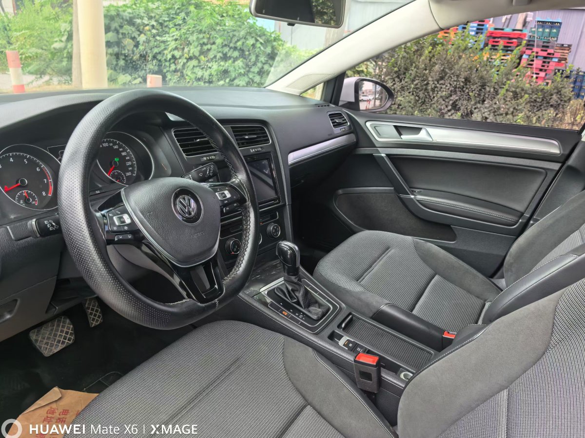 Volkswagen Golf 2019 car image #4