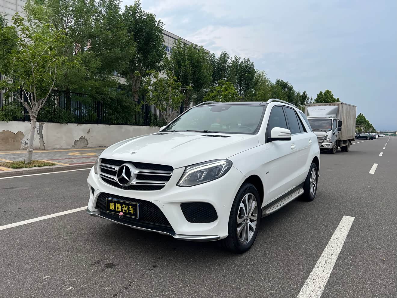 Mercedes-Benz GLE Class 2018 Mercedes-Benz GLE Class 2018 car image