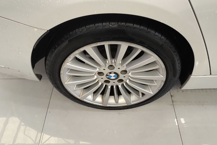 BMW 3 Series 2017 #10 BMW 3 Series 2017 car image #10