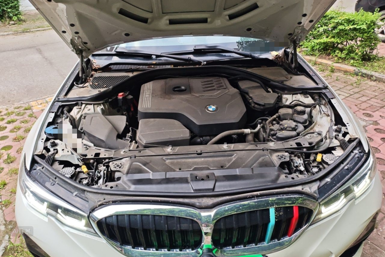 BMW 3 Series 2020 car image #22