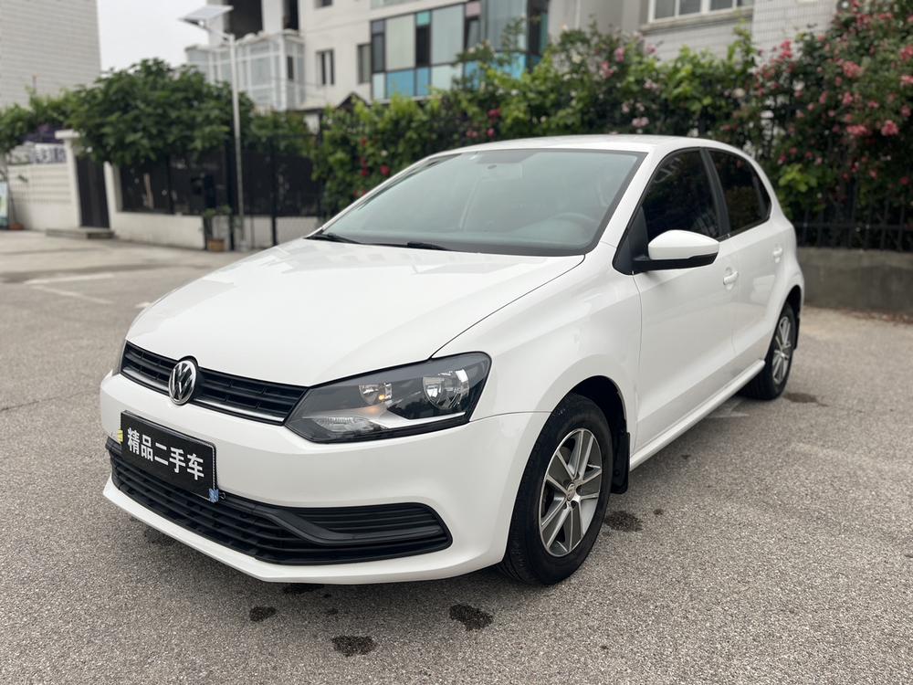 Volkswagen Polo 2015 Volkswagen Polo 2015 car image