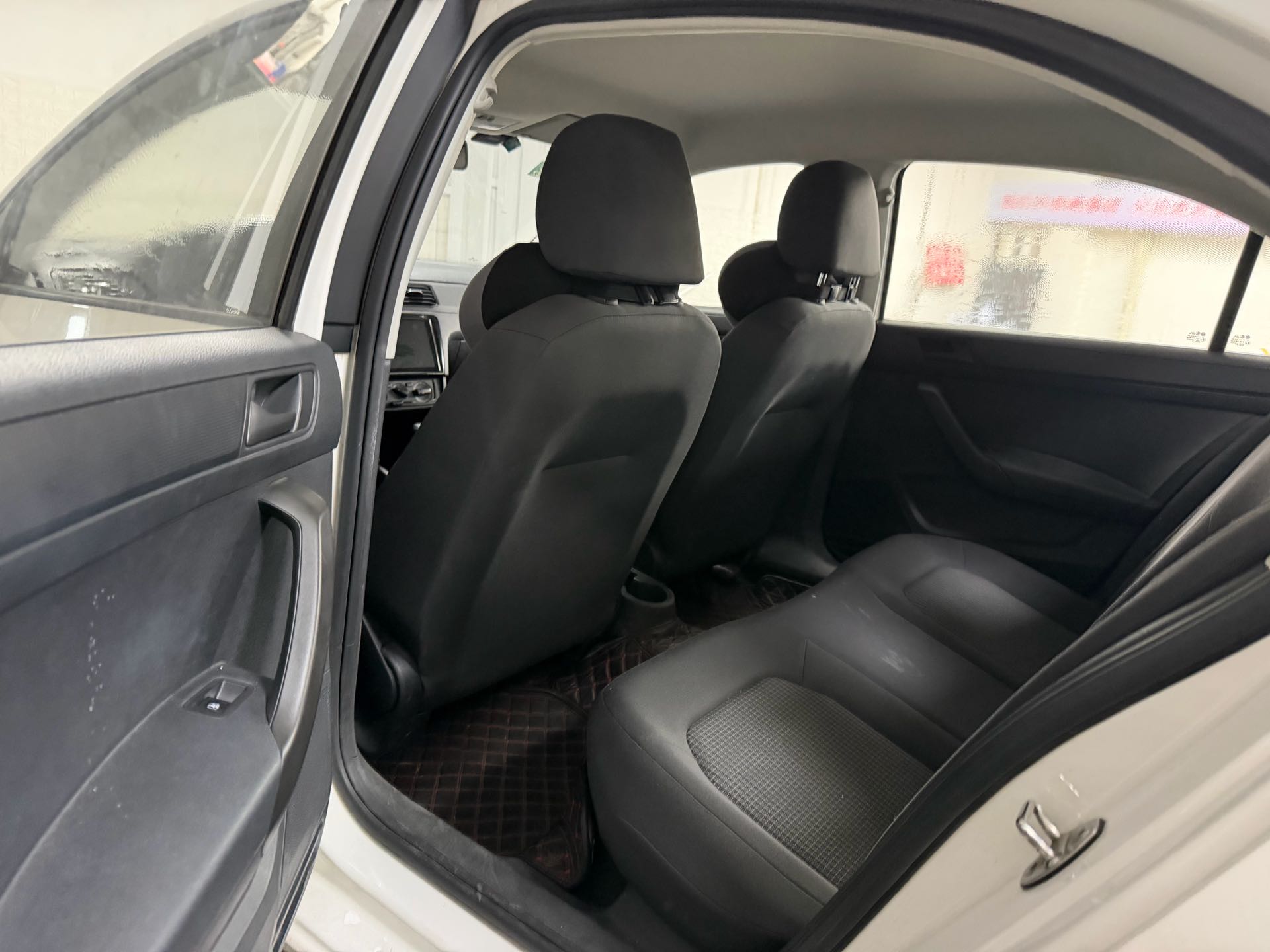 Volkswagen Santana 2019 car image #2