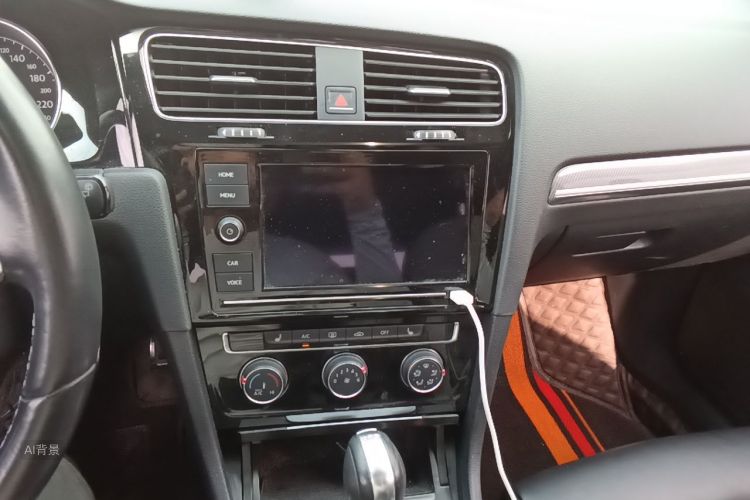 Volkswagen Golf 2019 car image #15