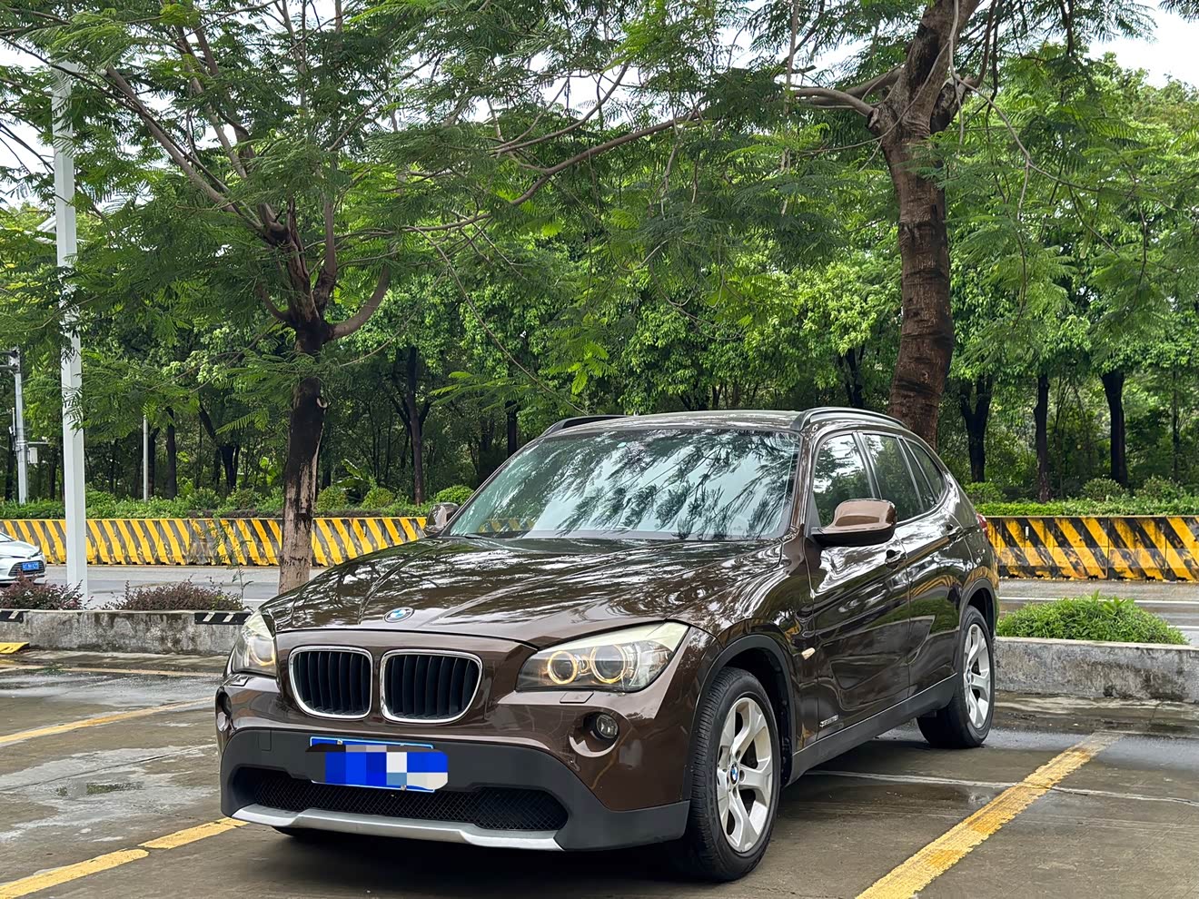 BMW X1 (Imported) 2012 car image 