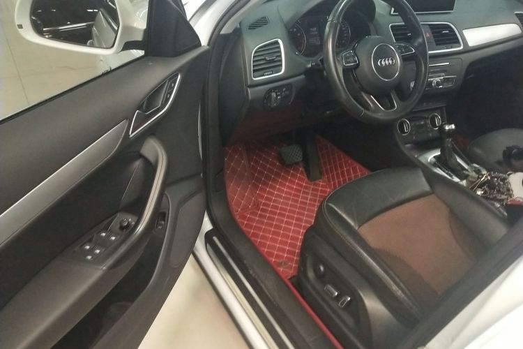 Audi Q3 2018 image de voiture #16