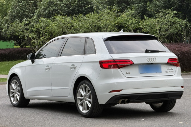 Audi A3 2018 car image #6