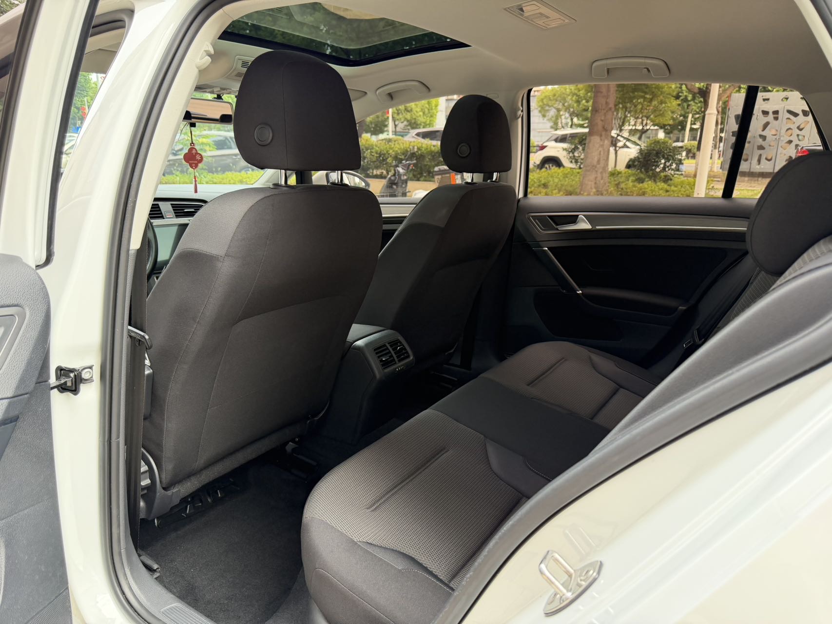 Volkswagen Golf 2016 car image #8