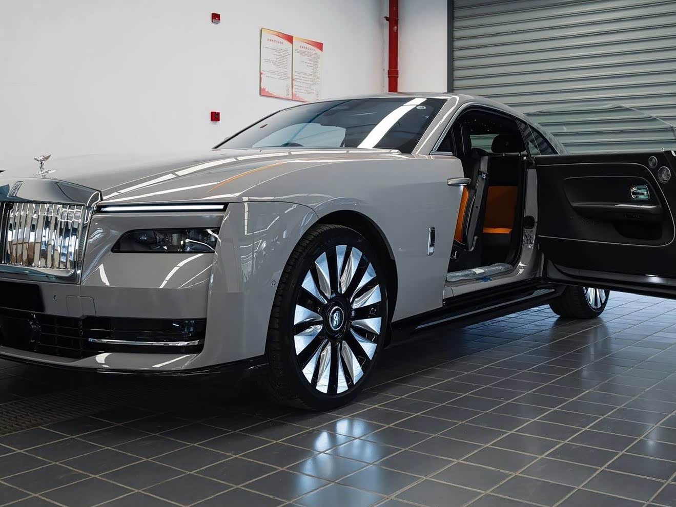 Rolls-Royce Spectre Rolls-Royce Spectre 汽车图片