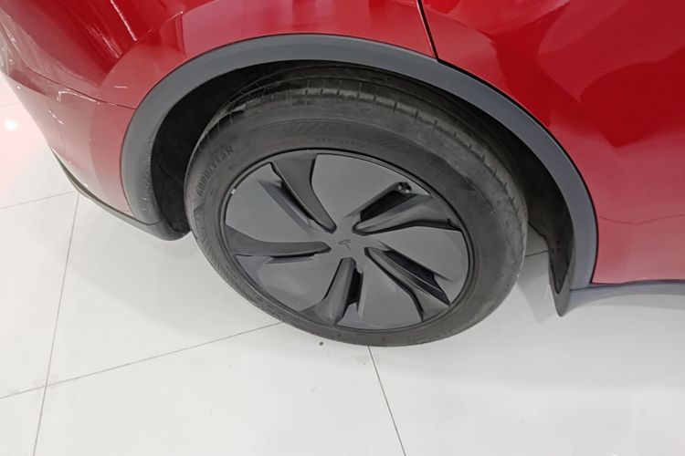 Tesla Model Y 2025 #10 Tesla Model Y 2025 car image #10