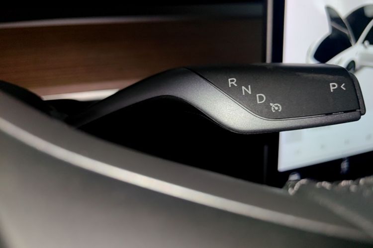 Tesla Model 3 2021 car image #18
