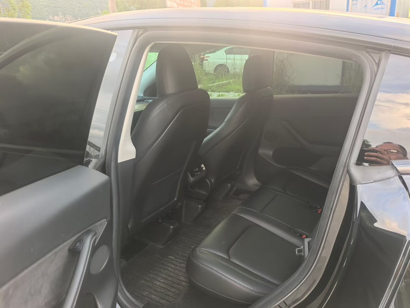 Tesla Model Y 2022 car image #5