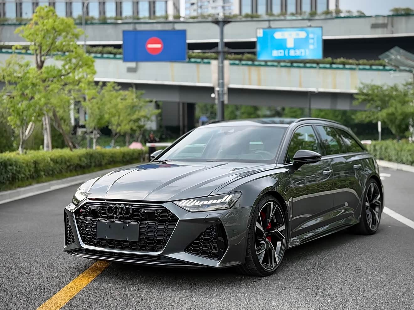Audi RS 6 2023 car image 
